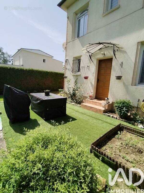Photo 1 - Maison à LA CHAPELLE-REANVILLE