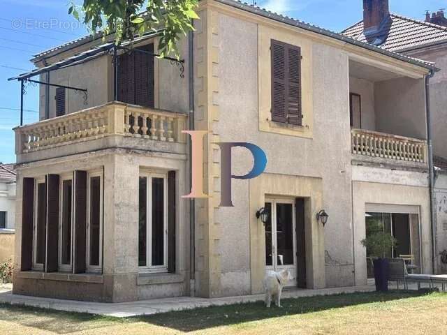 Charlieu- maison sur parc - photo 2
