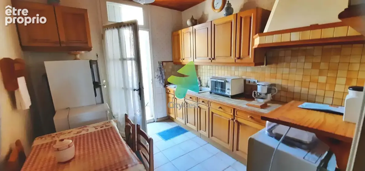 Maison a renover avec remises et cour, terrasses - photo 4
