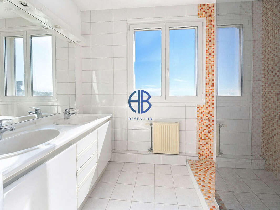 Maison à L'ISLE-D'ABEAU