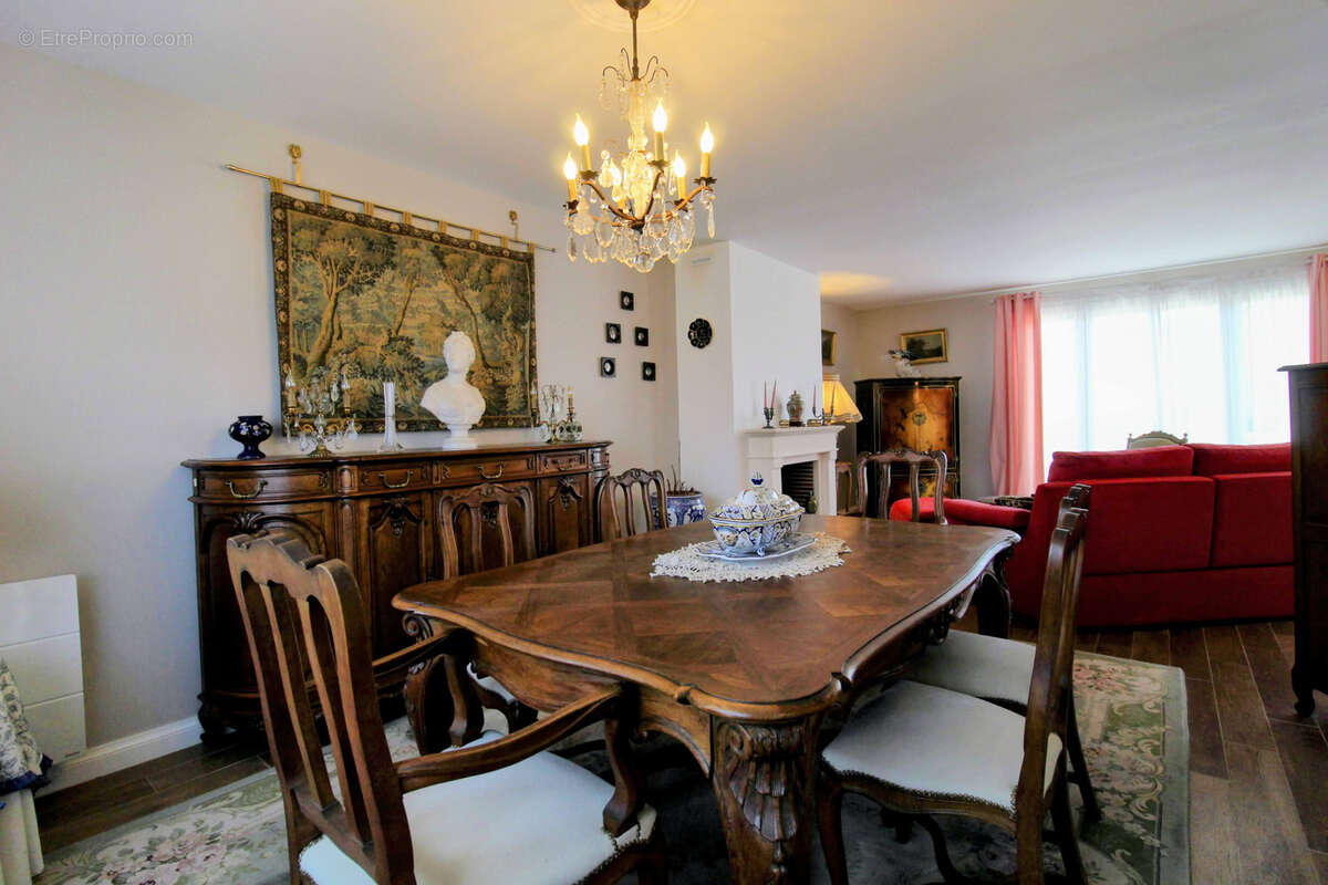 Maison à HOUDAN
