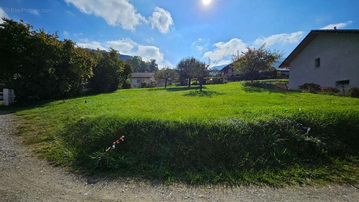 Terrain à bâtir d'une superficie de 700m² à ARVILLARD (73110) - photo 4