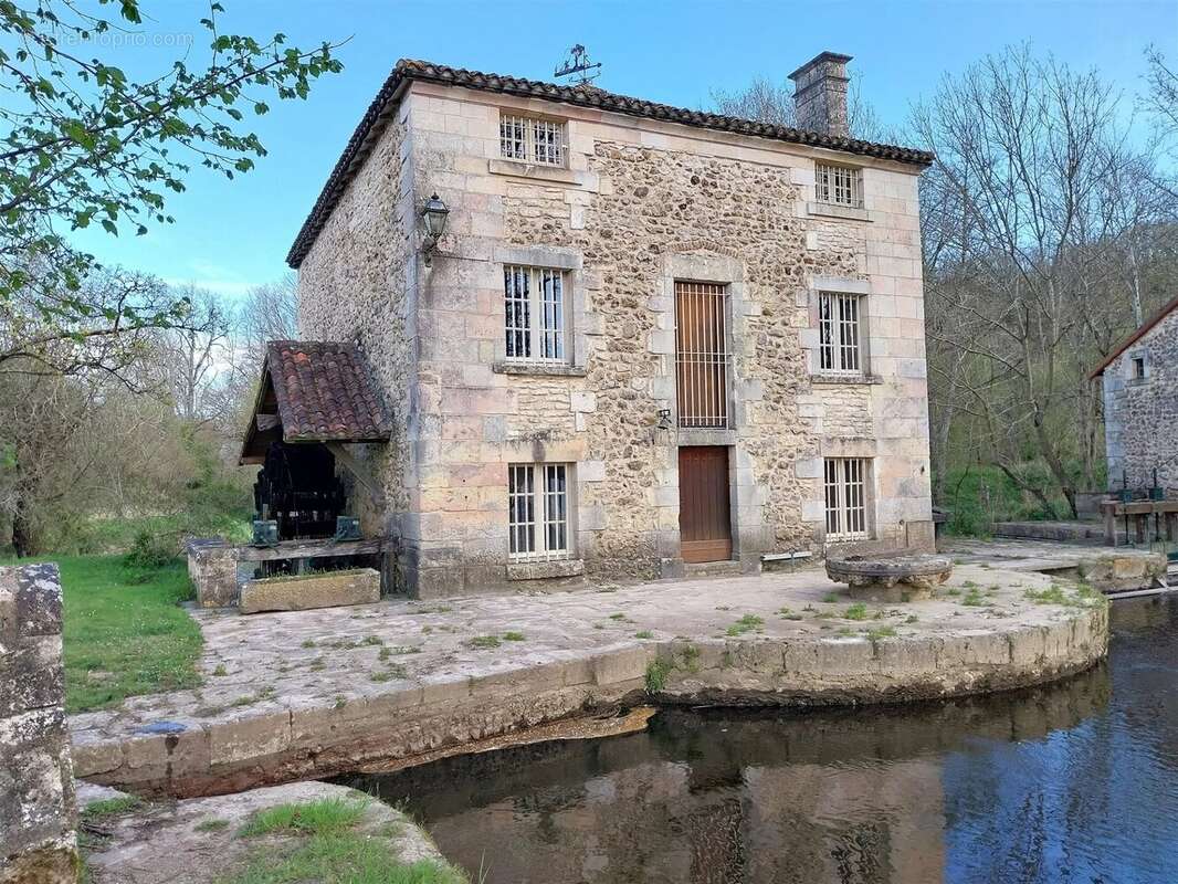 Maison à LA BUSSIERE