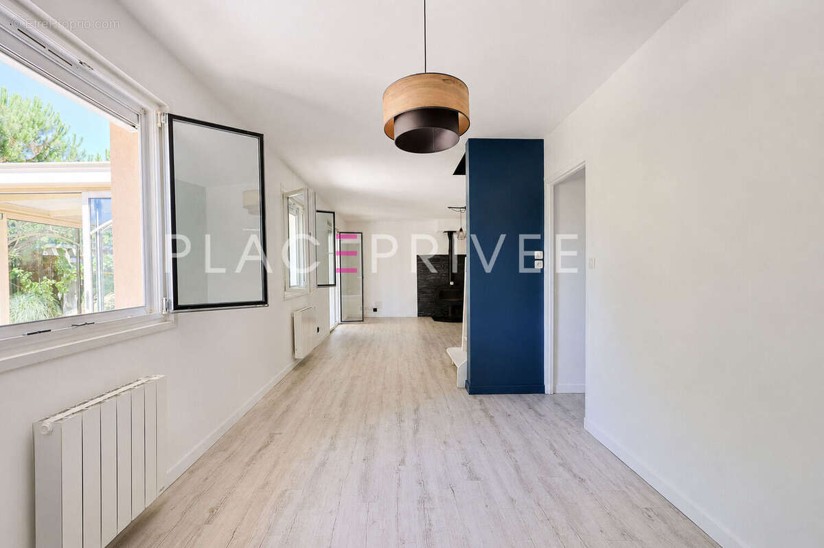 Maison avec jardin et garage - photo 8