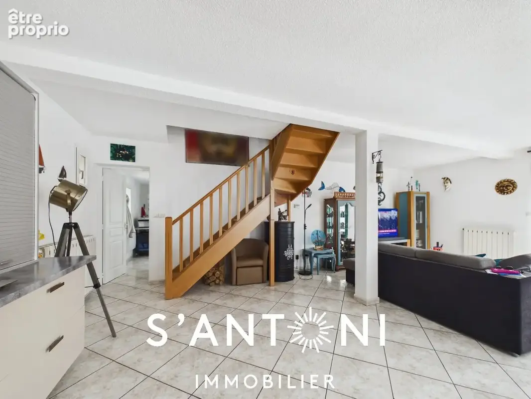 Agde  maison 4 pièces de 108 m² avec garage et terrain de 308 m² - photo 4