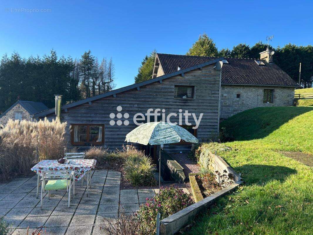 Maison à SAINT-SEVER-CALVADOS