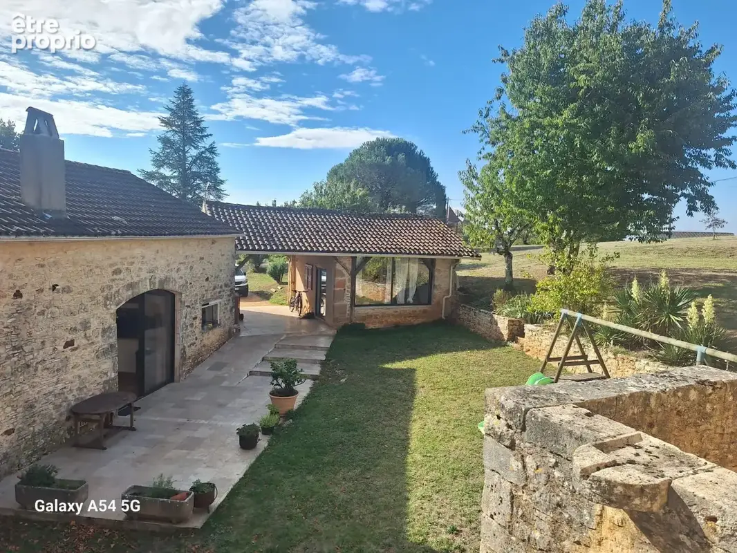 Ensemble immobilier de caractère - photo 2