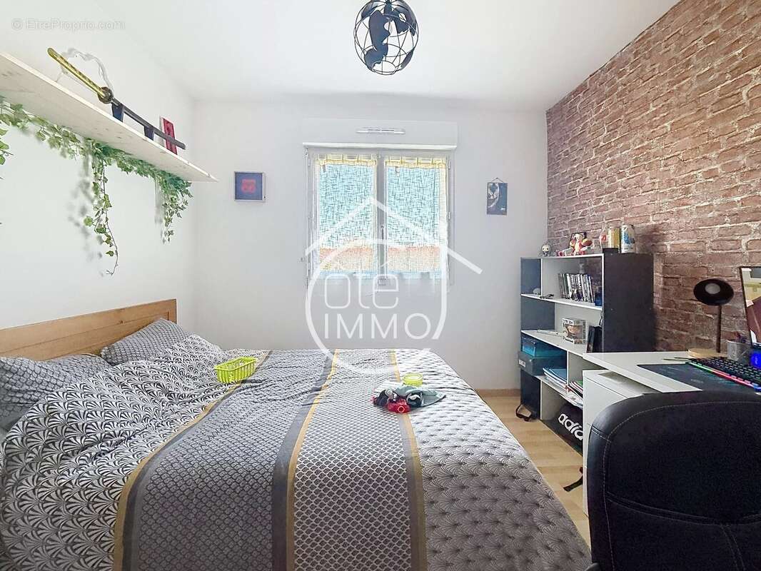 Maison à SAINT-MAGNE-DE-CASTILLON