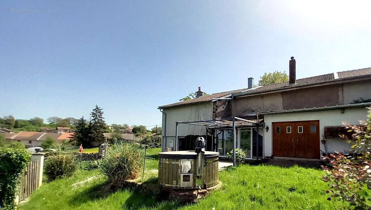 Maison à REGNEVELLE