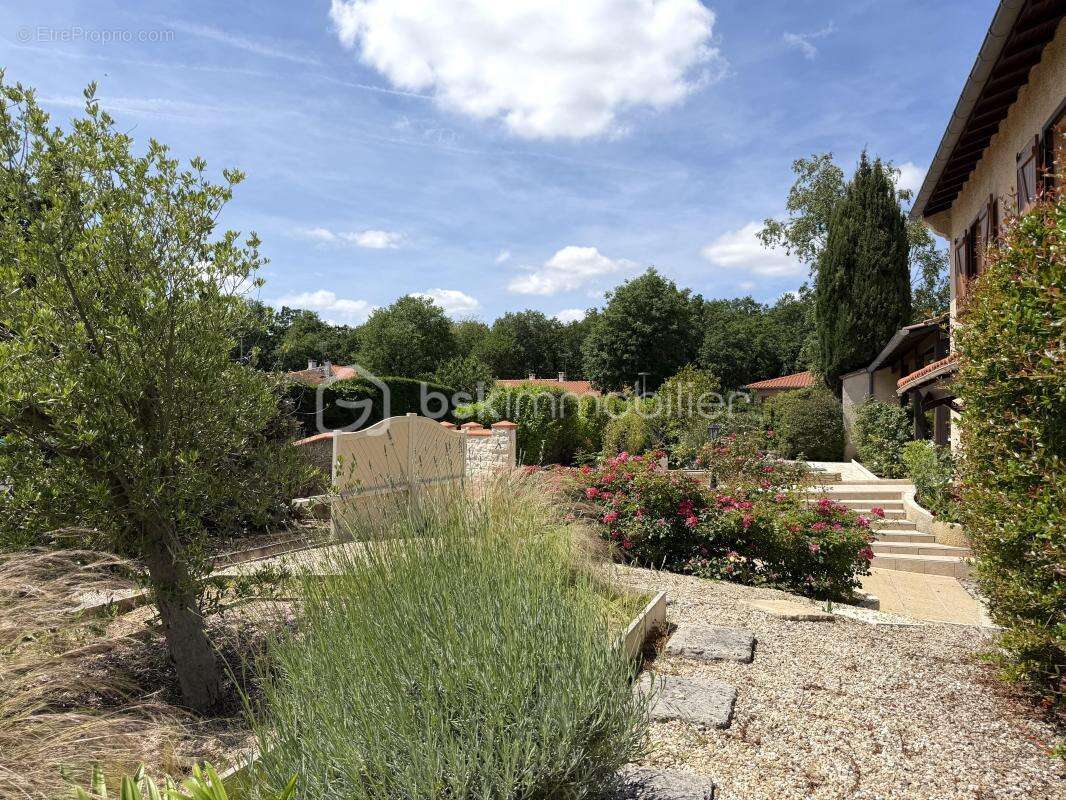 Maison 6 pièces - 143m2 - photo 2