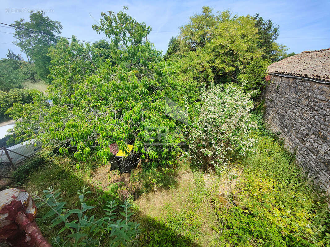 Maison à MORNAC