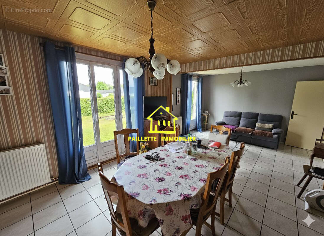 Maison à SAINT-MAURICE-D'ETELAN