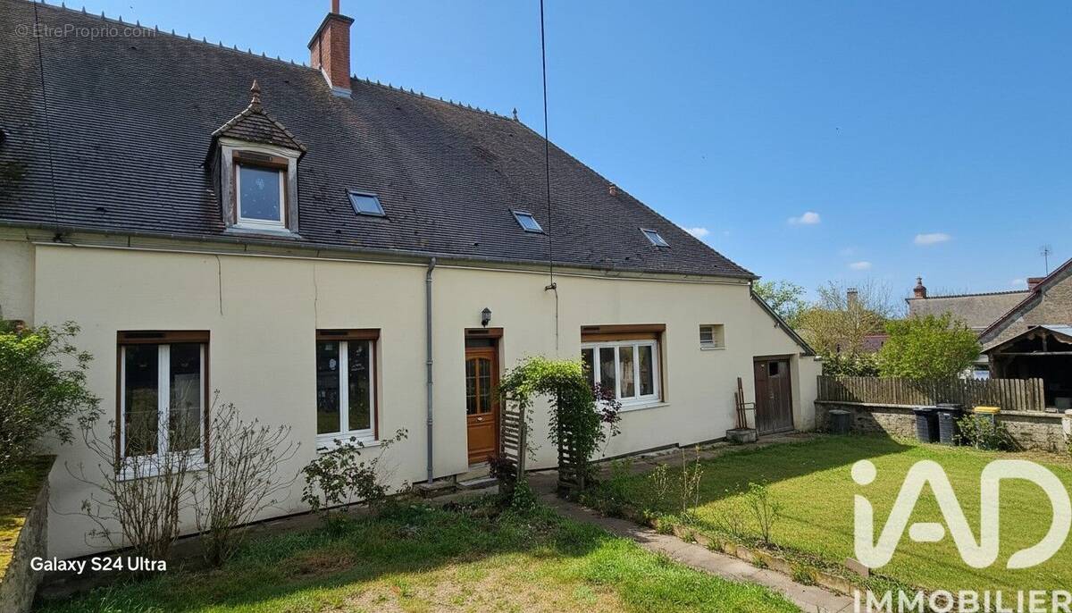 Photo 1 - Maison à AINAY-LE-CHATEAU