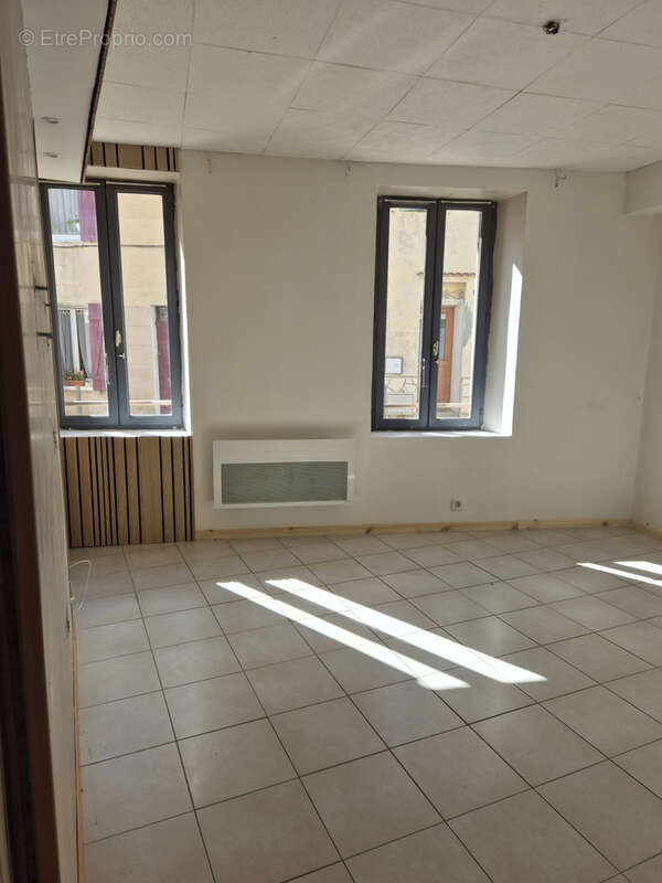 LAMBESC, Maison de village type 3 avec une cave. - photo 2
