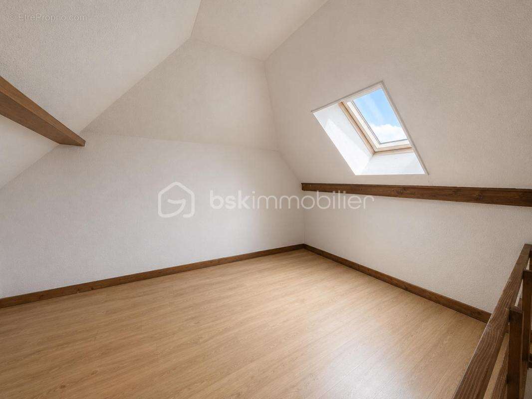 Rumilly Centre-Ville – Appartement T2 avec cave - photo 5
