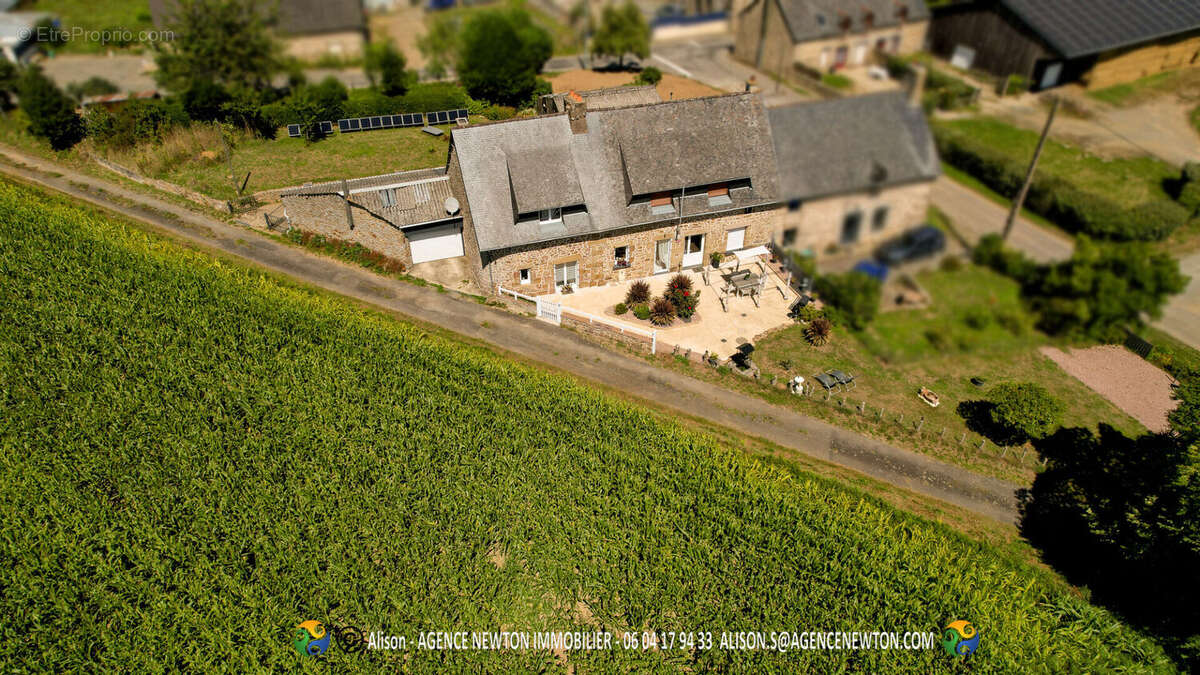 Maison à BAZOUGES-LA-PEROUSE