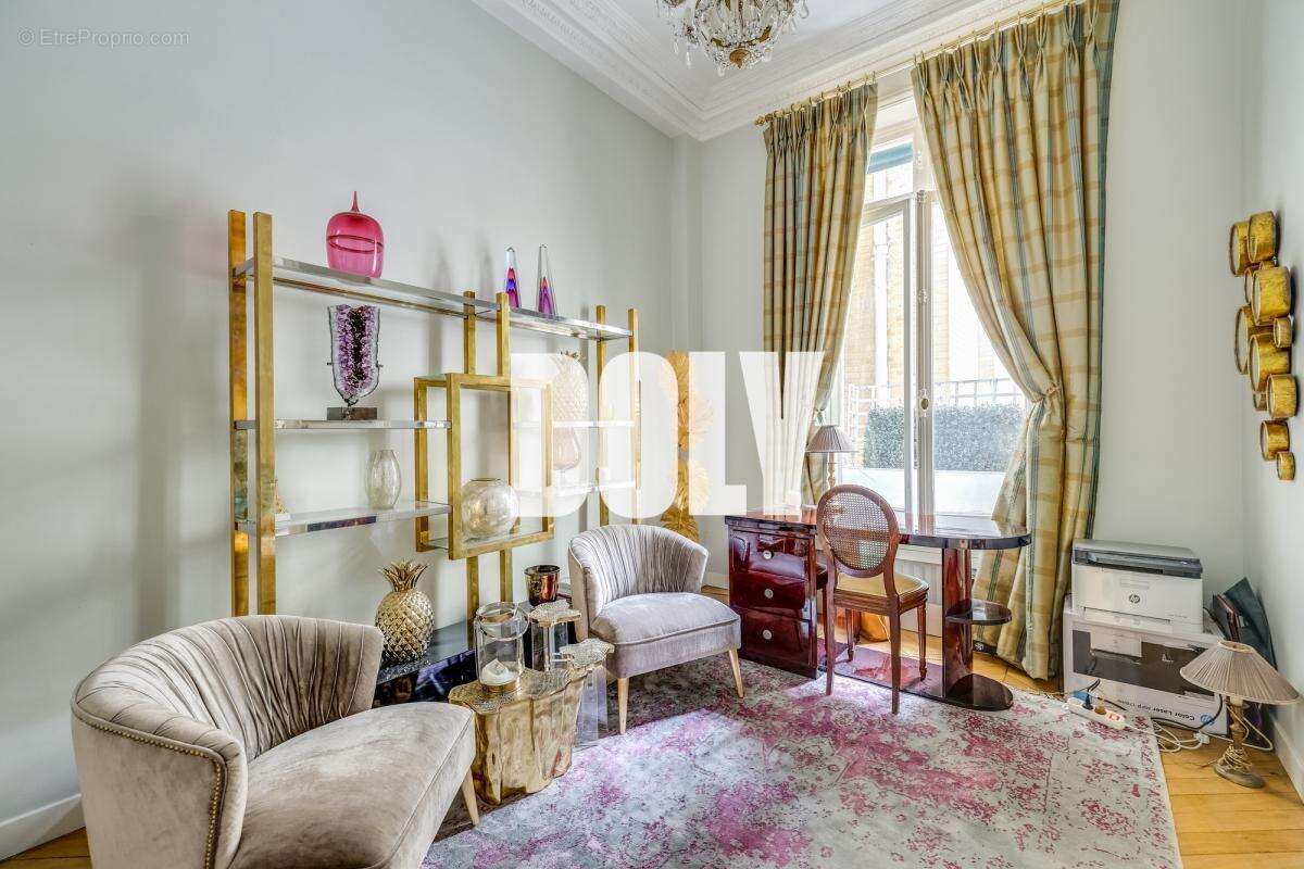 Appartement à PARIS-2E