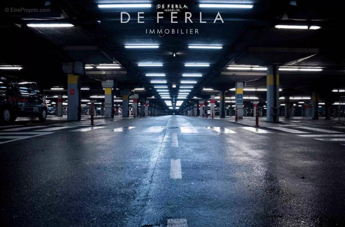 Parking à PARIS-15E