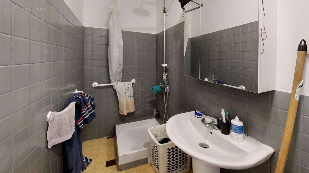 Appartement à MARSEILLE-6E