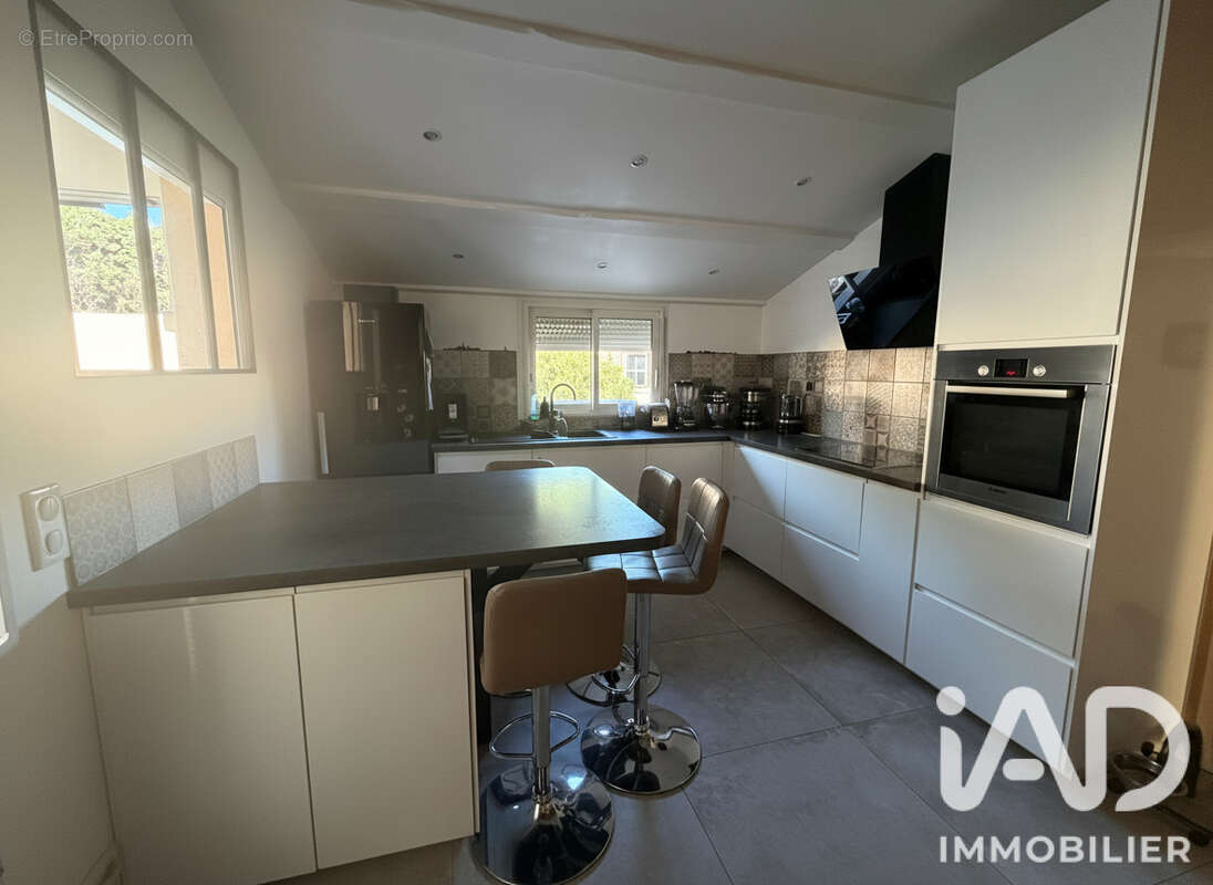 Maison 125 m² à Roquefort-La-Bedoule  - photo 6