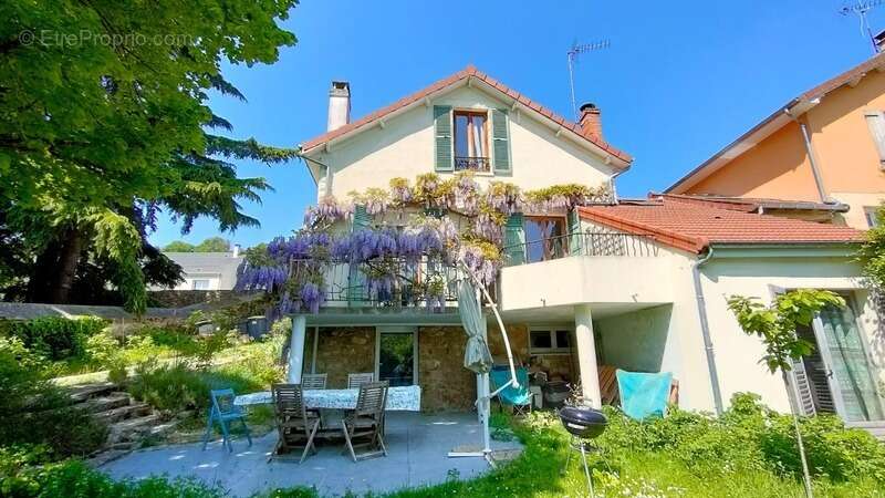 Maison à BURES-SUR-YVETTE