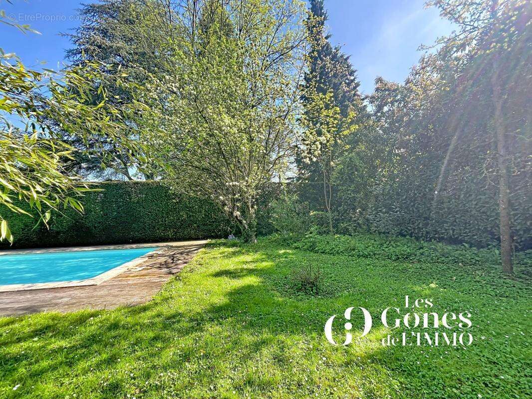 RARE Maison familiale , 6 chambres , jardin paysager et pisc - photo 23