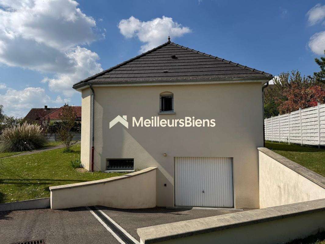 Maison à SAINT-PARRES-AUX-TERTRES