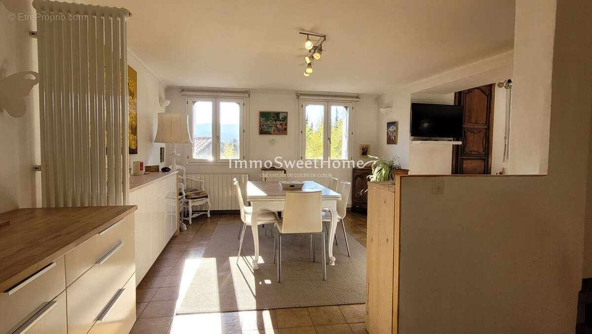 Maison à MIRABEL-AUX-BARONNIES