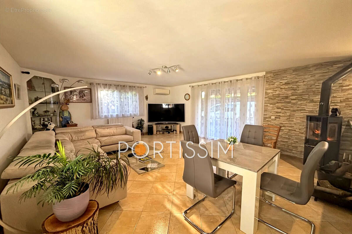 Maison à SAINT-LAURENT-DU-VAR