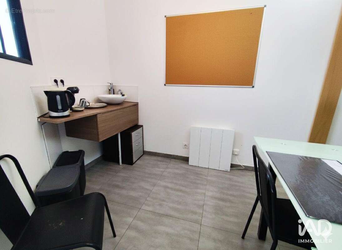 Photo 4 - Commerce à BAINS-SUR-OUST