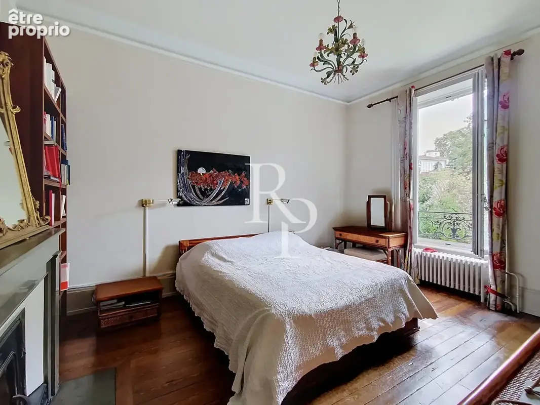 Lyon 5e   Saint-Just / La Favorite   Maison de maître de 268 m2 avec jardin et stationnements - photo 10