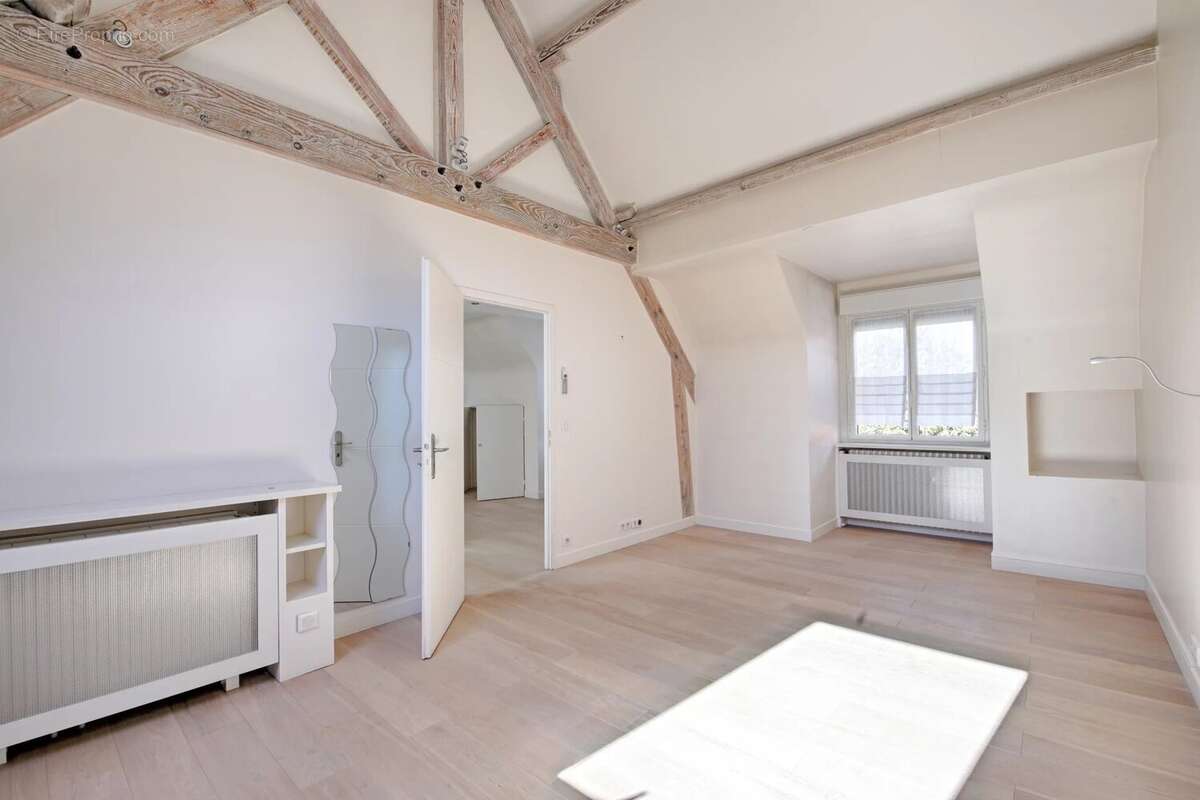 Maison à SAINT-MAUR-DES-FOSSES