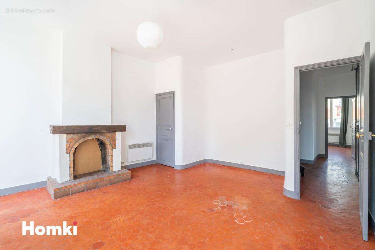 Appartement T3 de 76 m2 à Marseille 13006, Rue Paradis - photo 3
