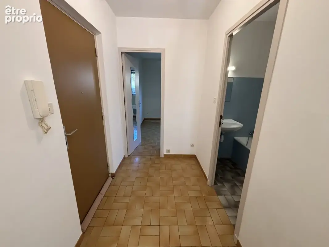 Appartement 2 pièces 37 m² à vendre à Les Vans (07140) - photo 3