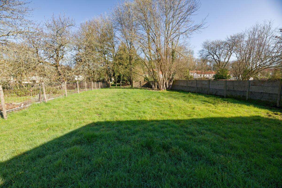 Maison à LES HERBIERS