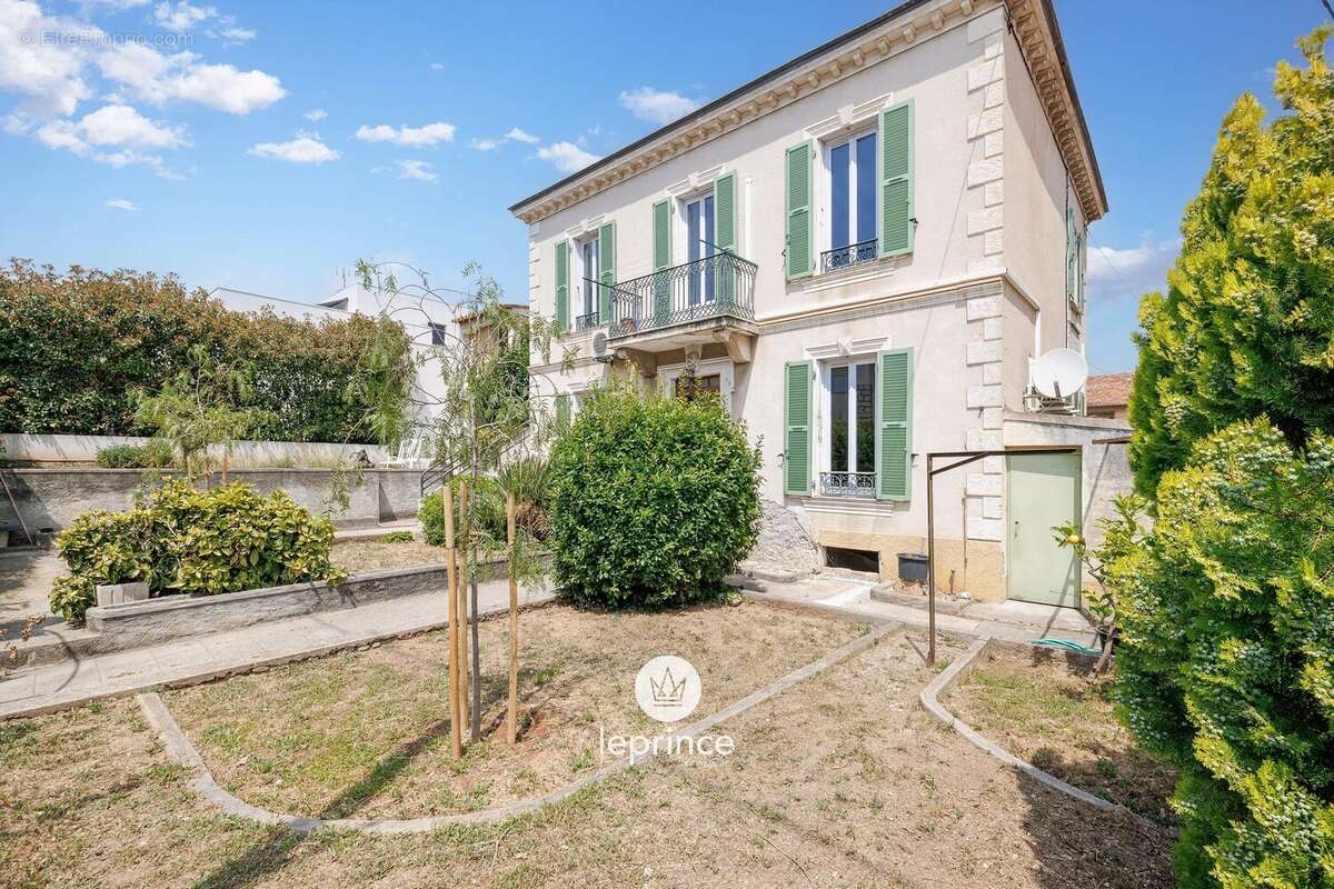 Maison à SAINT-LAURENT-DU-VAR