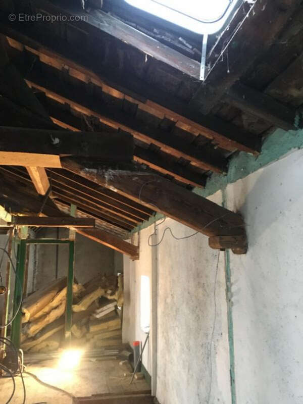 Appartement à SAINT-JUST-MALMONT