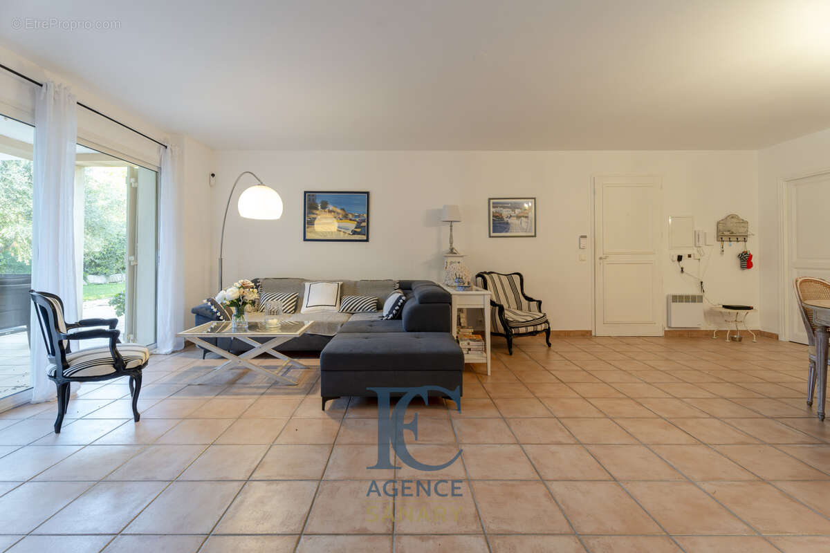 Appartement à SANARY-SUR-MER