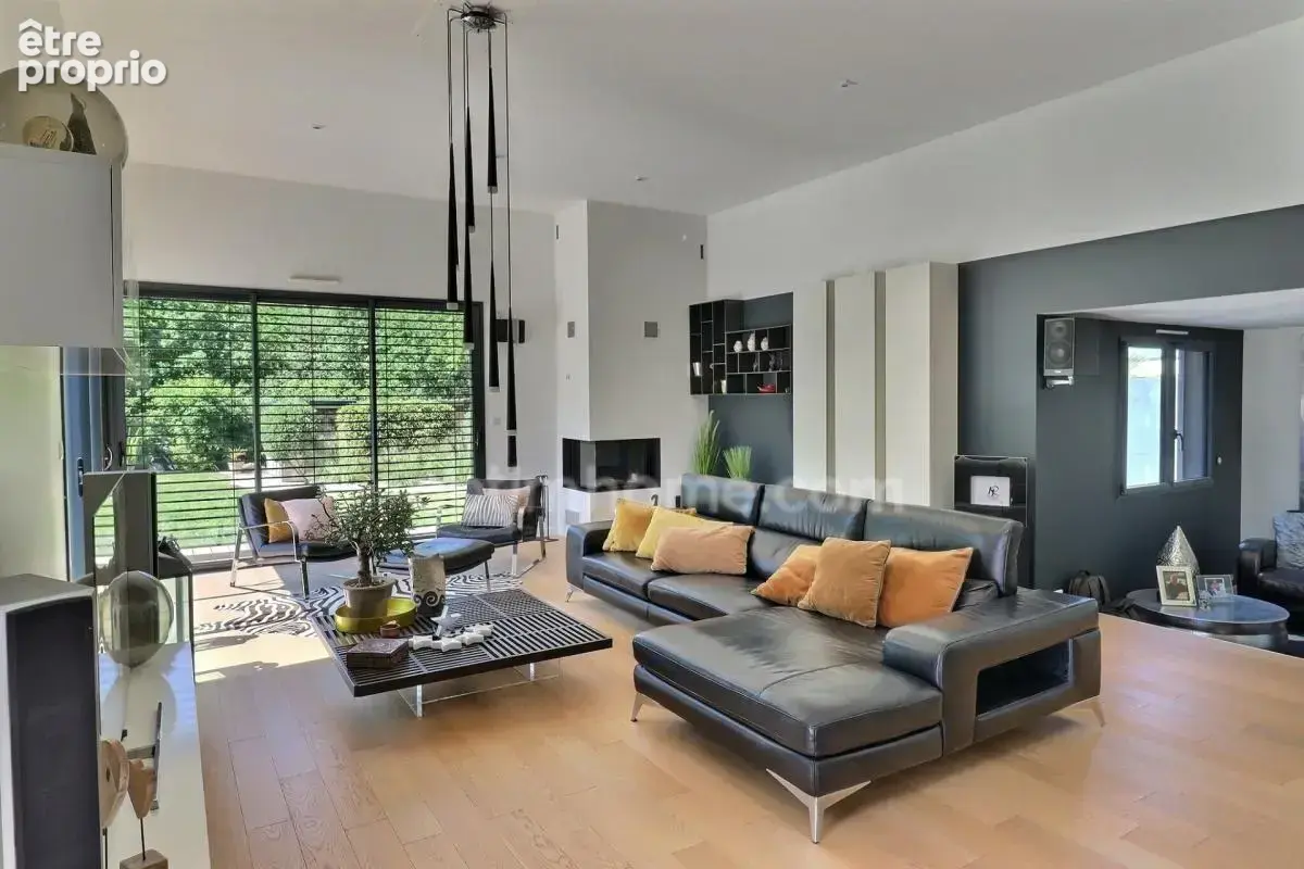 ORVAULT « La Forêt » — Villa d'architecte contemporaine en plain-pied total (197 m²) & piscine chauffée - photo 4