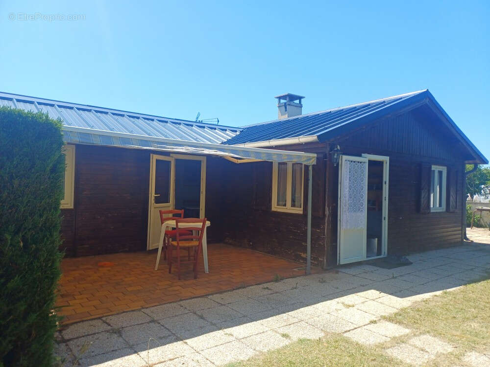 Terrain à SAINT-GEORGES-DE-LA-RIVIERE