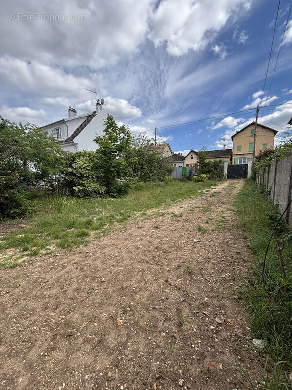Terrain à VIGNEUX-SUR-SEINE
