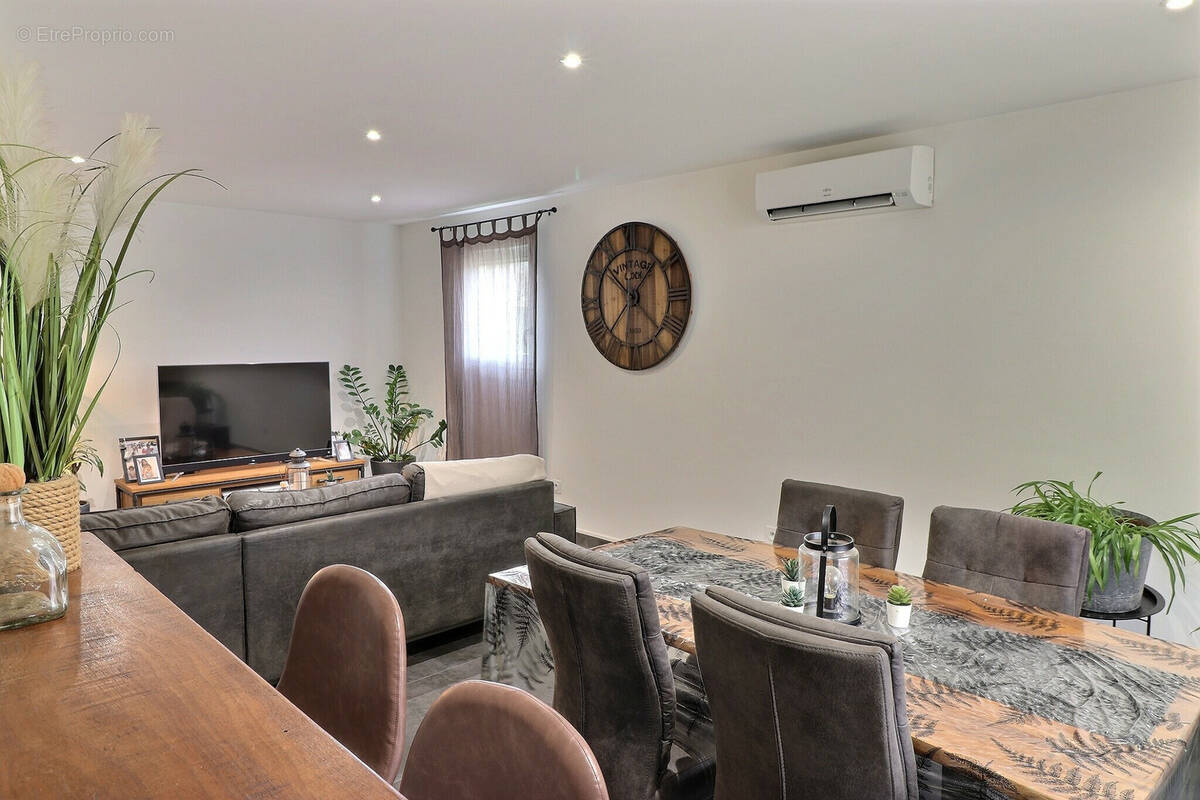 Appartement à LATTES