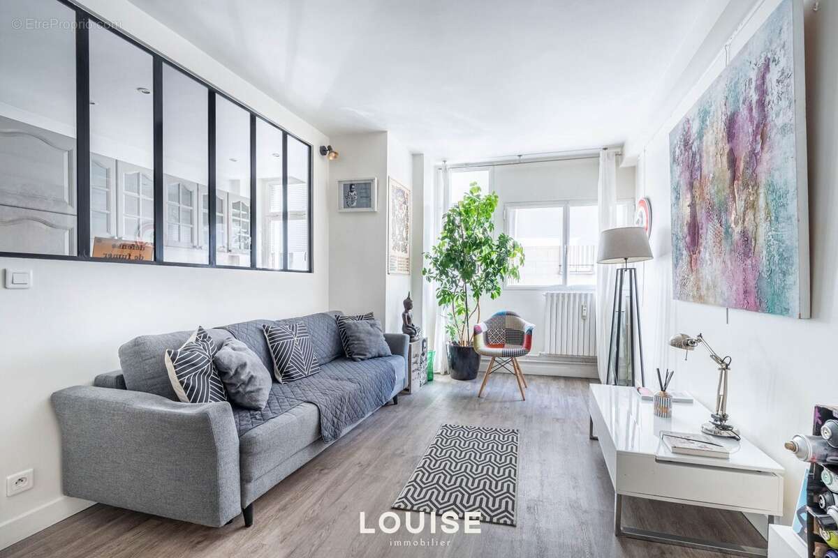 Appartement à PARIS-16E