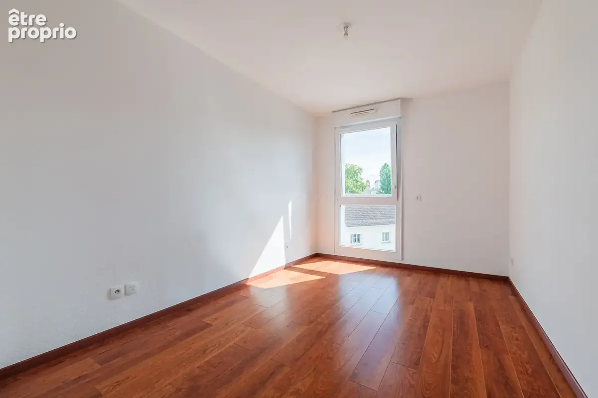 Strasbourg Hopital Civil   Attique F5 103 m2 avec terrasse 17 m2 et parking   Bien rare ! - photo 12
