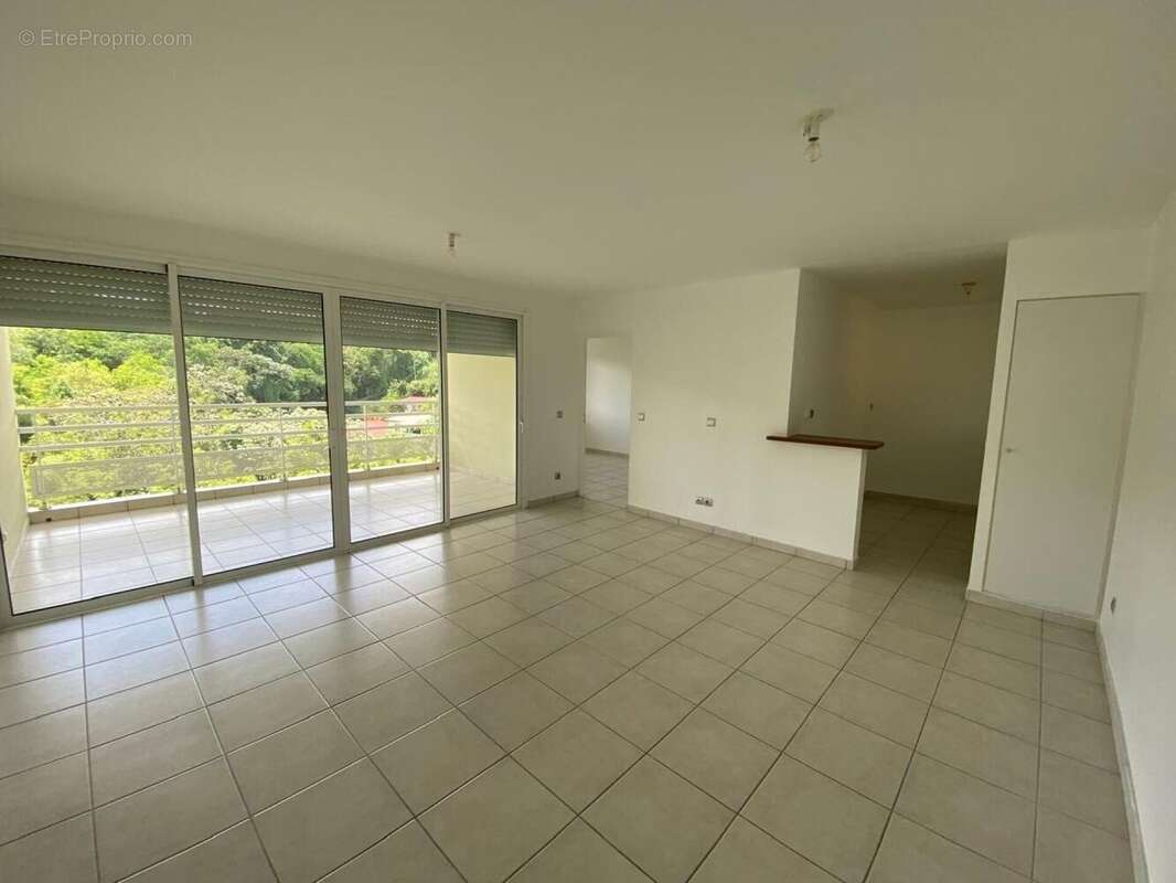 Appartement 60 m² à Fort-De-France  - photo 5