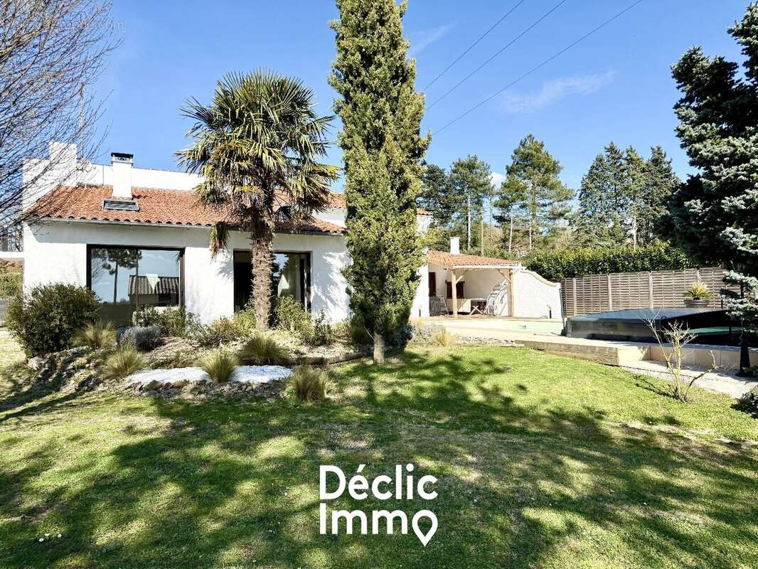 Maison à MARIGNY-BRIZAY