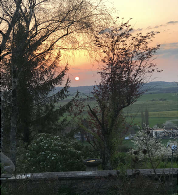 Maison à VILLEBOIS-LAVALETTE