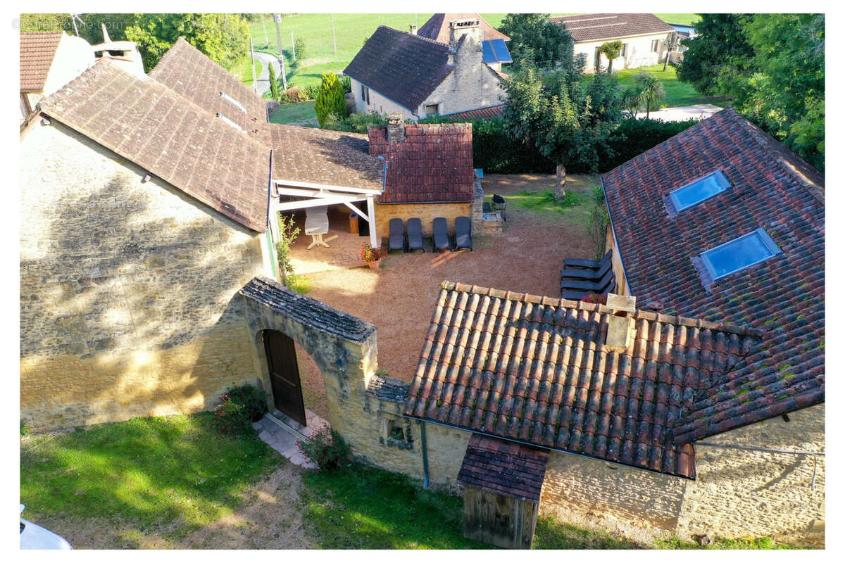 Maison à SAINT-AMAND-DE-COLY