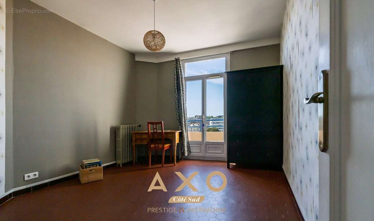Appartement à MARSEILLE-4E