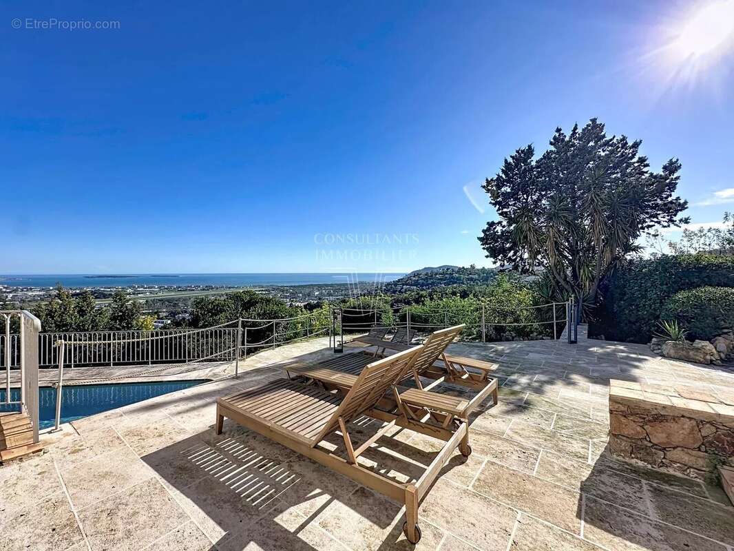 Maison à MANDELIEU-LA-NAPOULE